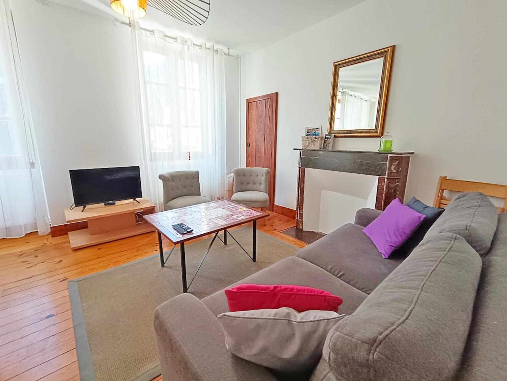 Apartament Le Petit Cerf, T3, Wifi, Cave Bagnères-de-Luchon Zewnętrze zdjęcie